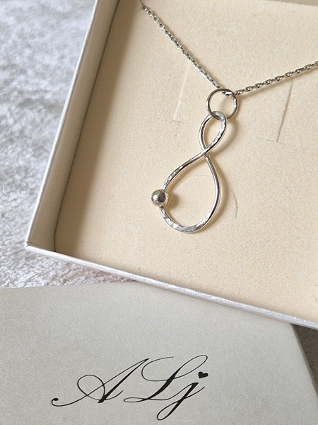 ENDLESS BALANCE – Halsband Anki Ljungmark